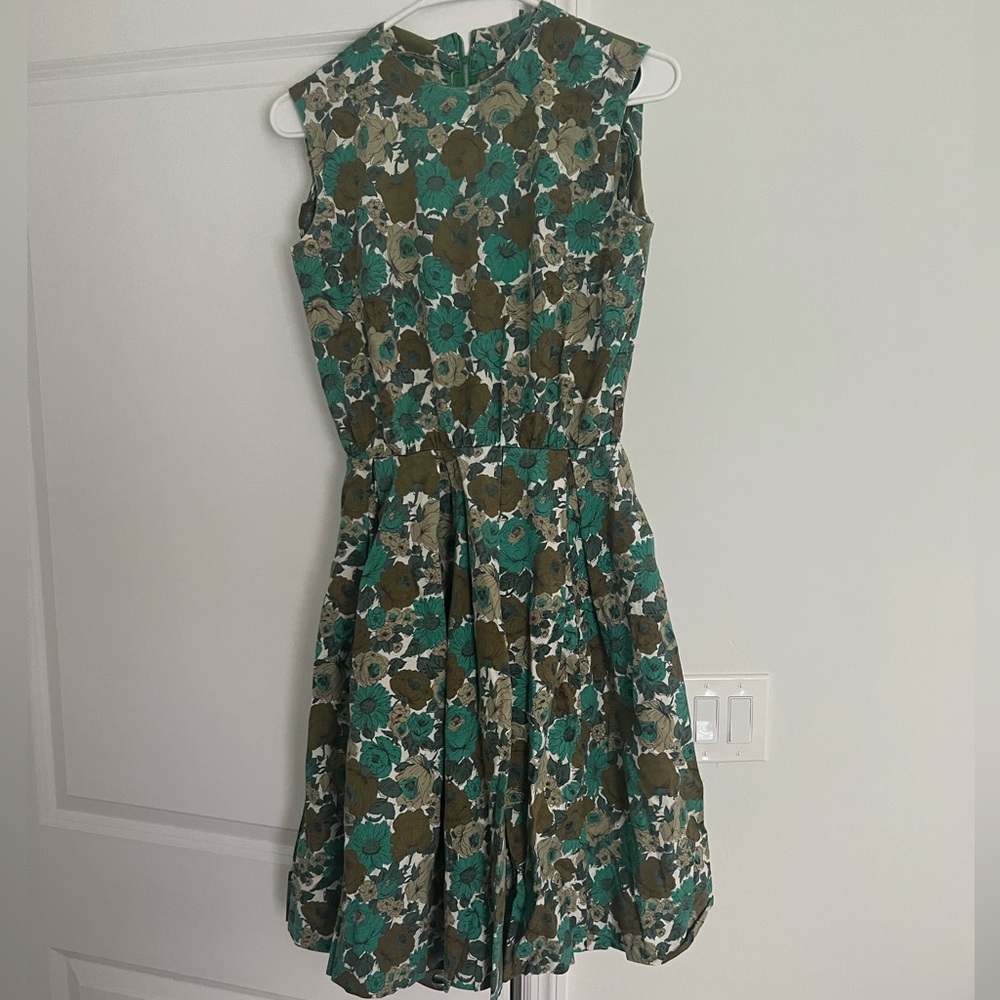 Vintage Green floral dress with matching belt